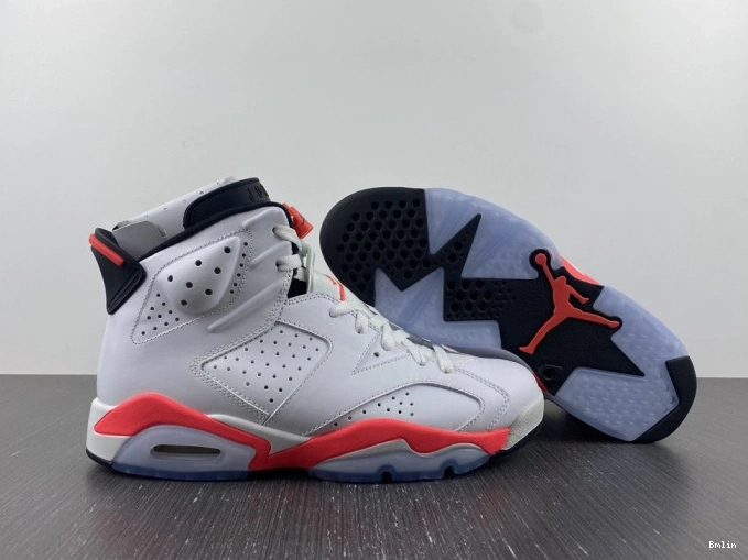Bmlin Retro (2014) 384664-123 Infrared 6 Jordan White 0824